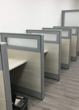 Divisiones metálicas y formica