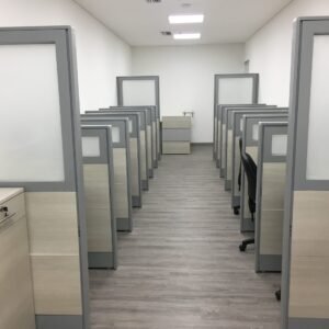 Divisiones metálicas y formica
