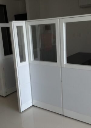 Divisiones metálicas y formica