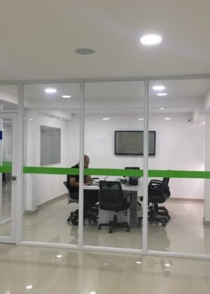 Piso Techo en vidrio y aluminio