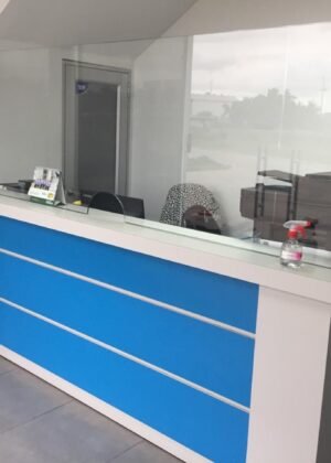 Recepción con aislamiento en vidrio templado