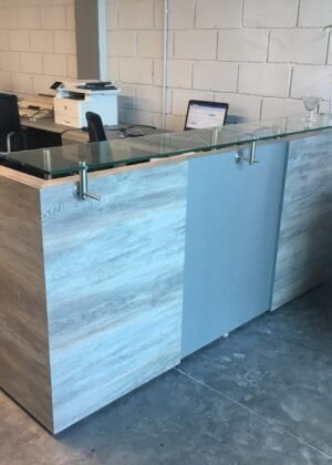 Recepción en formica